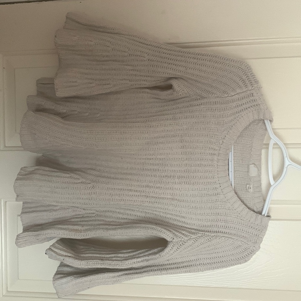 GAP sweater flared sleeves